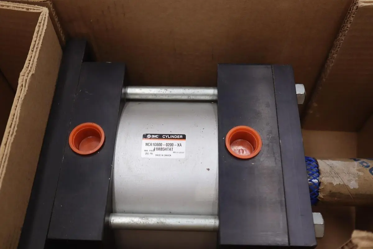 Used _UNKNOWN_ _UNKNOWN_ Pneumatic Cylinders Pennsylvania US | Global Equipment International, LLC #1436216