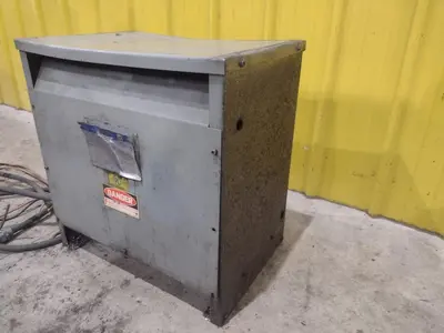 15 KVA SQUARE D 480-240 VOLT ELECTRICAL TRANSFORMER: YOBRO #24043