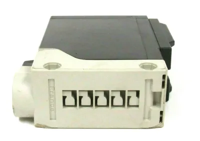 USED TELEMECANIQUE XUE-F080319 PHOTOELECTRIC XUEF080319