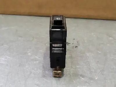 15 Amp, 1 Pole, 120/240 volts Circuit Breaker