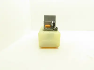 Showa LCB4 7864 Lubrication Oil Pump Machine Oiler 6L Steel Tank 0.1 L/Min 200V