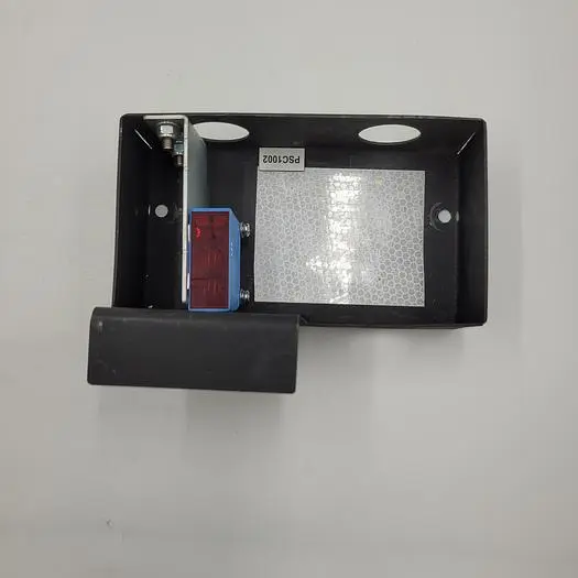 Used SICK SICK PHOTOELECTRIC SWITCH GL10-P4111 WITH REFLECTOR IN A BOX Switch Parts | ND Industrial Surplus #1221681