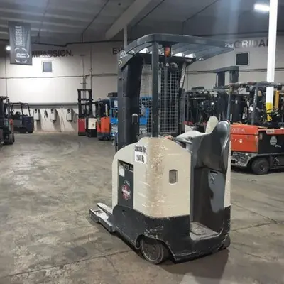 USED 2019 CROWN RR5725-45