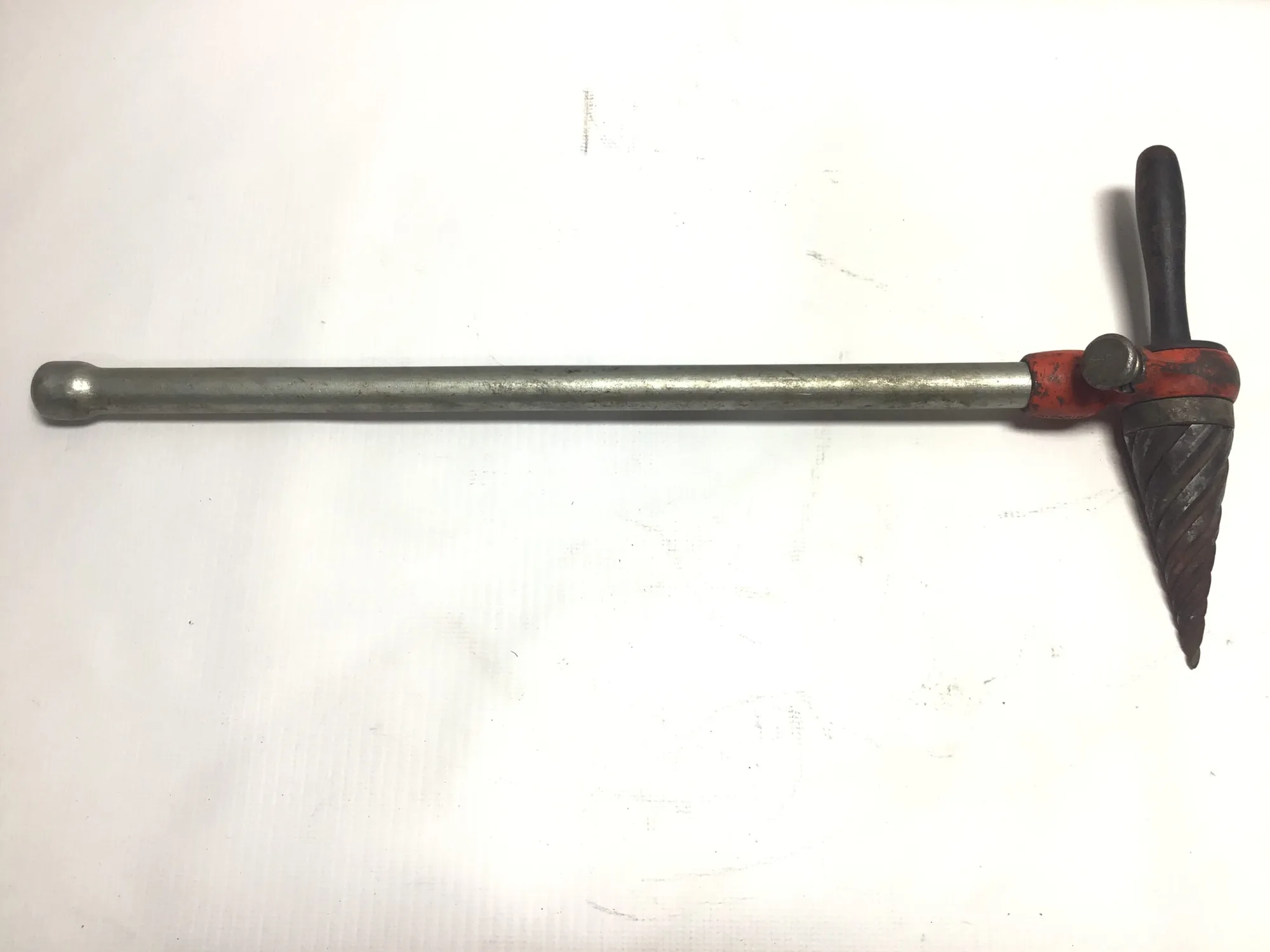 Ridgid 2-S Ratcheted Spiral Pipe Reamer with Handle