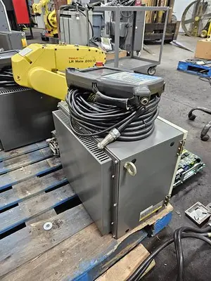 USED 2010 FANUC LR MATE 200IC