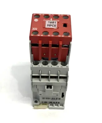 USED ALLEN-BRADLEY SER. A GUARDMASTER SAFETY CONTACTOR, 3 N.O. MAIN, 1 N.O. 4 N.C.