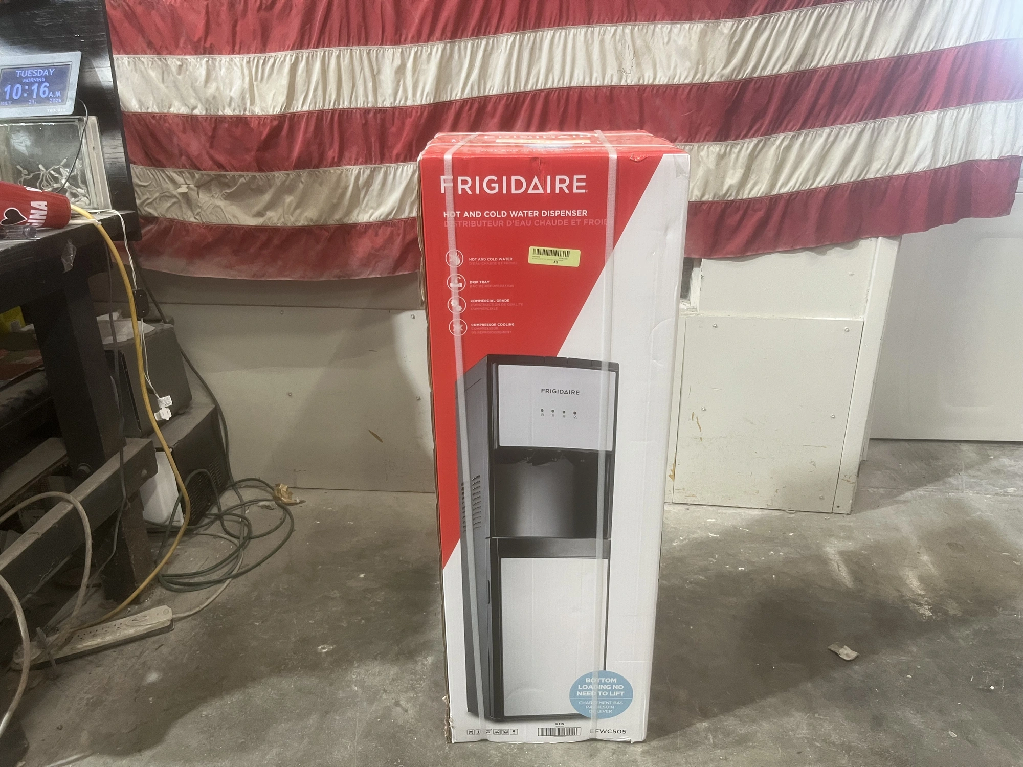Used FRIGIDAIRE HOT AND COLD WATER DISPENSER Beverage Dispensers Michigan US | Miedema Asset Management Group #1322275