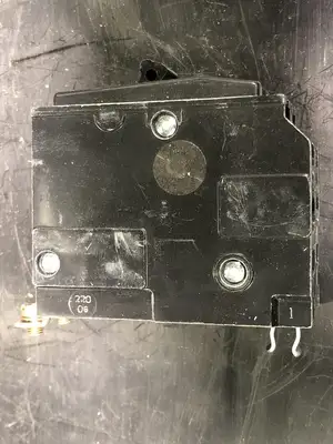 USED SQUARE D QOB220