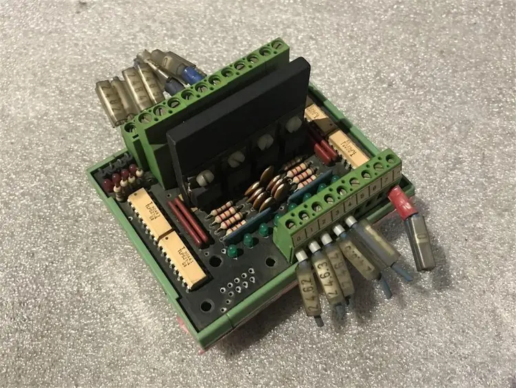 Used PHOENIX CONTACT 8912028MP Misc Electrical & Power Parts BE | Apt International N.V #363878