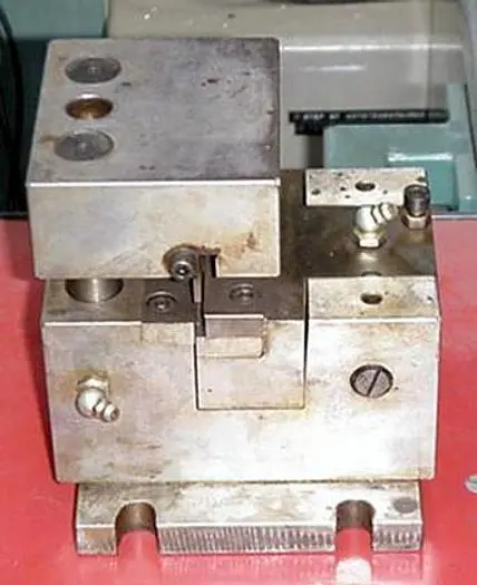 Used _UNKNOWN_ _UNKNOWN_ Chain Making Machines | Gold Machinery #439897