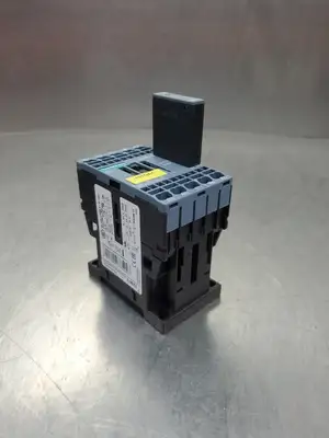 Siemens 3RT20152BB41 SIRIUS Contactor w/3RT29161JK00 Module. 4E48