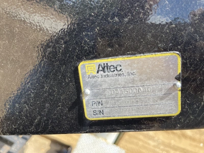 Used 2006 ALTEC D4060 DIGGER DERRICK CRAWLER ALL TERRAIN Crawler Cranes Michigan US | Miedema Asset Management Group #1304392