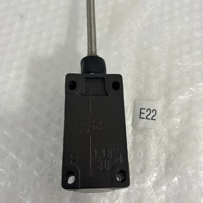 NEW Schmersal MAF 330-11Y