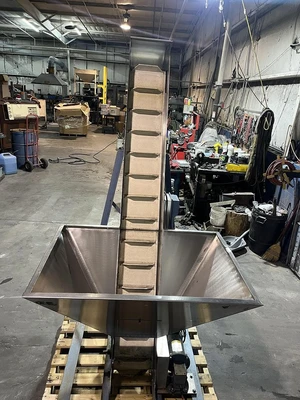 Norwalt Design Inc Hopper Feeder Incline Cleated Conveyor
