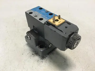USED VICKERS DG4V-3-2A-M-U-HL7-60