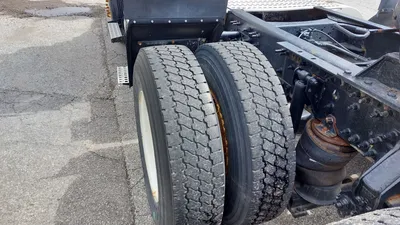2008 VOLVO VNL DAY CABS | Platinum Group (18)
