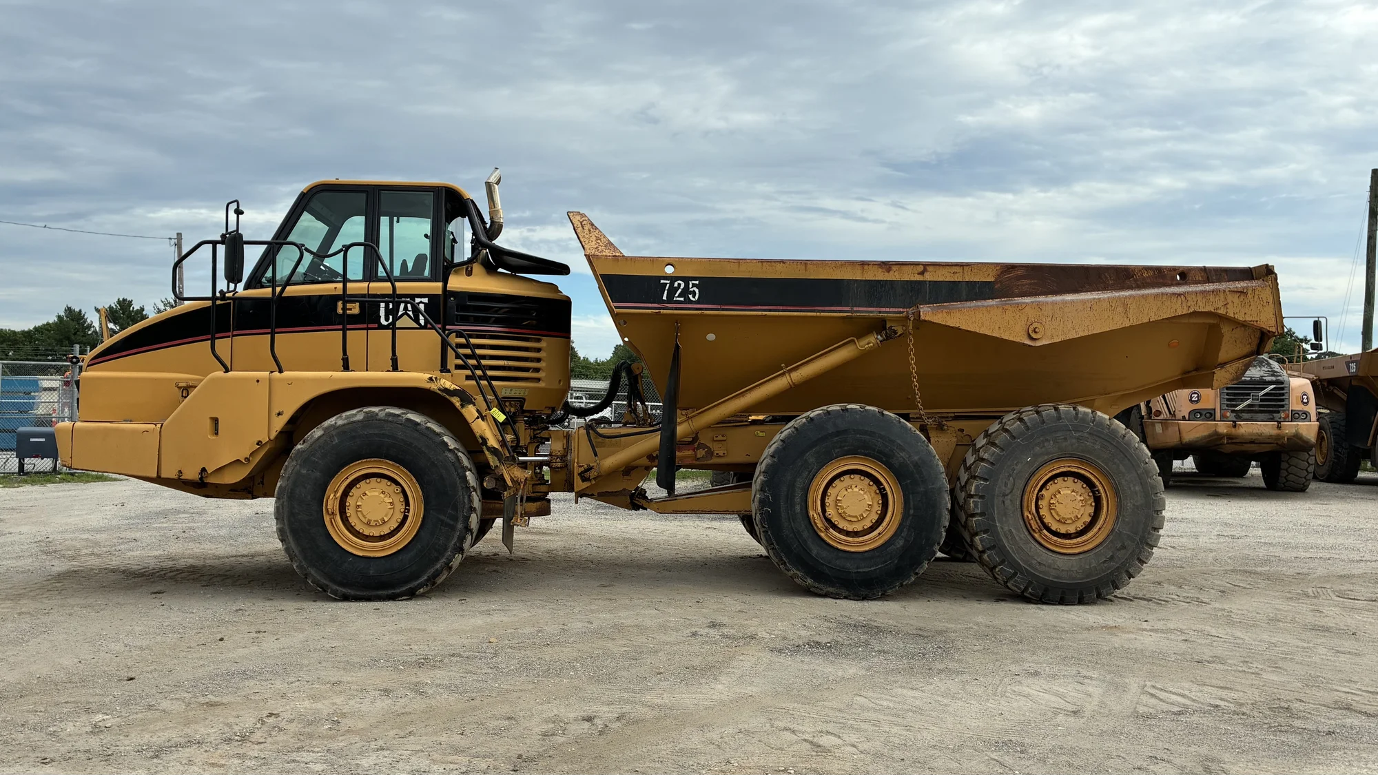 Used 2006 Caterpillar 725 Articulated Dump Trucks Maryland US | Zadoon Equipment #1480759