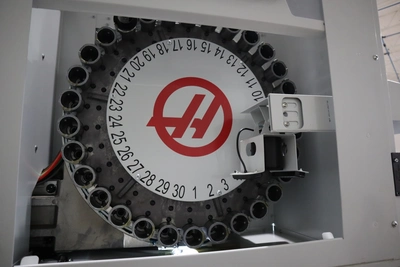 Used 2025 HAAS UMC-400SS Universal Machining Centers Minnesota US | Machinesused.com #1340449