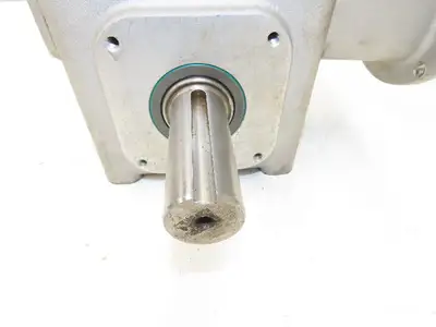 Electra Grove Gear EL-BM-826-25-L-140 Gearbox 25:1 Reducer 2Hp 70rpm 140TC LH
