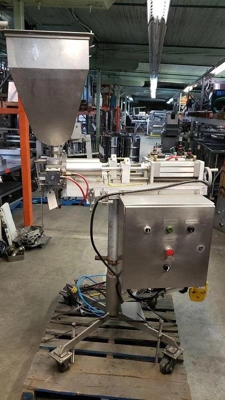 Twin  double head liquid filler 4 us gall 1.5 lit #1090