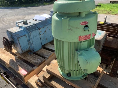 US Electric 15 HP 3525 RPM Vertical Motor