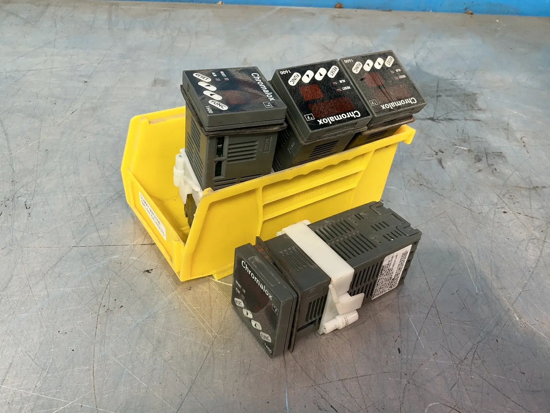 Used CHROMALOX 160010030 Temperature Controls Ohio US | HGR 24 #1406042