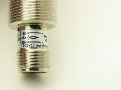 Micro Detectors AK1-AP-4H Inductive Proximity Switch/Sensor 10-30VDC 18mm OD
