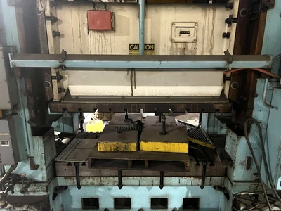 USED 1980 WARCO WARCO SC2-300-72-36 PRESS