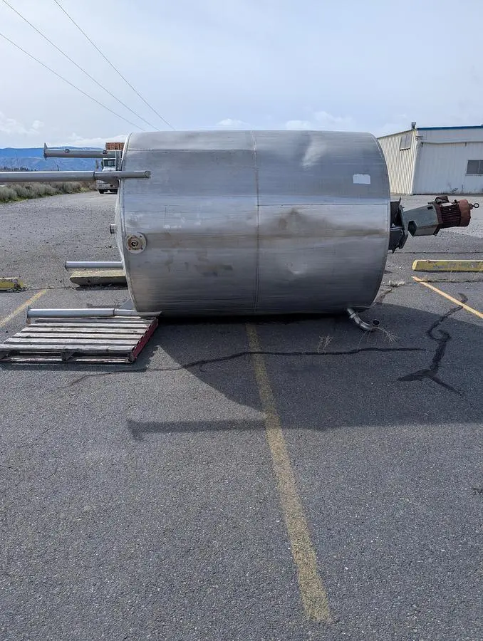 Tank, 2,250 Gallon, Stainless Steel, 80” x 96”, Cone Bottom, Lightnin Agitated, #5991596