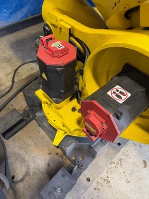 2005 FANUC R2000IA/125L 6 Axis Robots | K.B. Industries LLC (7)