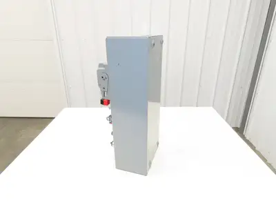 Square D 8538SBG63V80CFF4P1P2TX11 Combination Starter Fusible 30A 600V 3PH 2HP