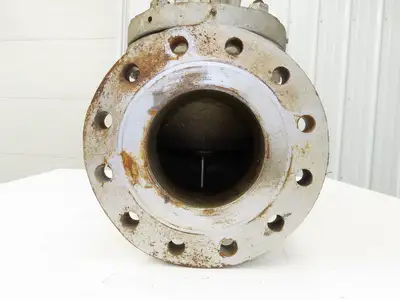 Newco WKM 345F 6" Flanged Globe Valve Class 300 RF Rising Stem Handwheel