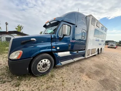 Used 2011 FREIGHTLINER CASCADIA Campers, Caravans, Motorhomes Wisconsin US | Proxy Equipment #1426135