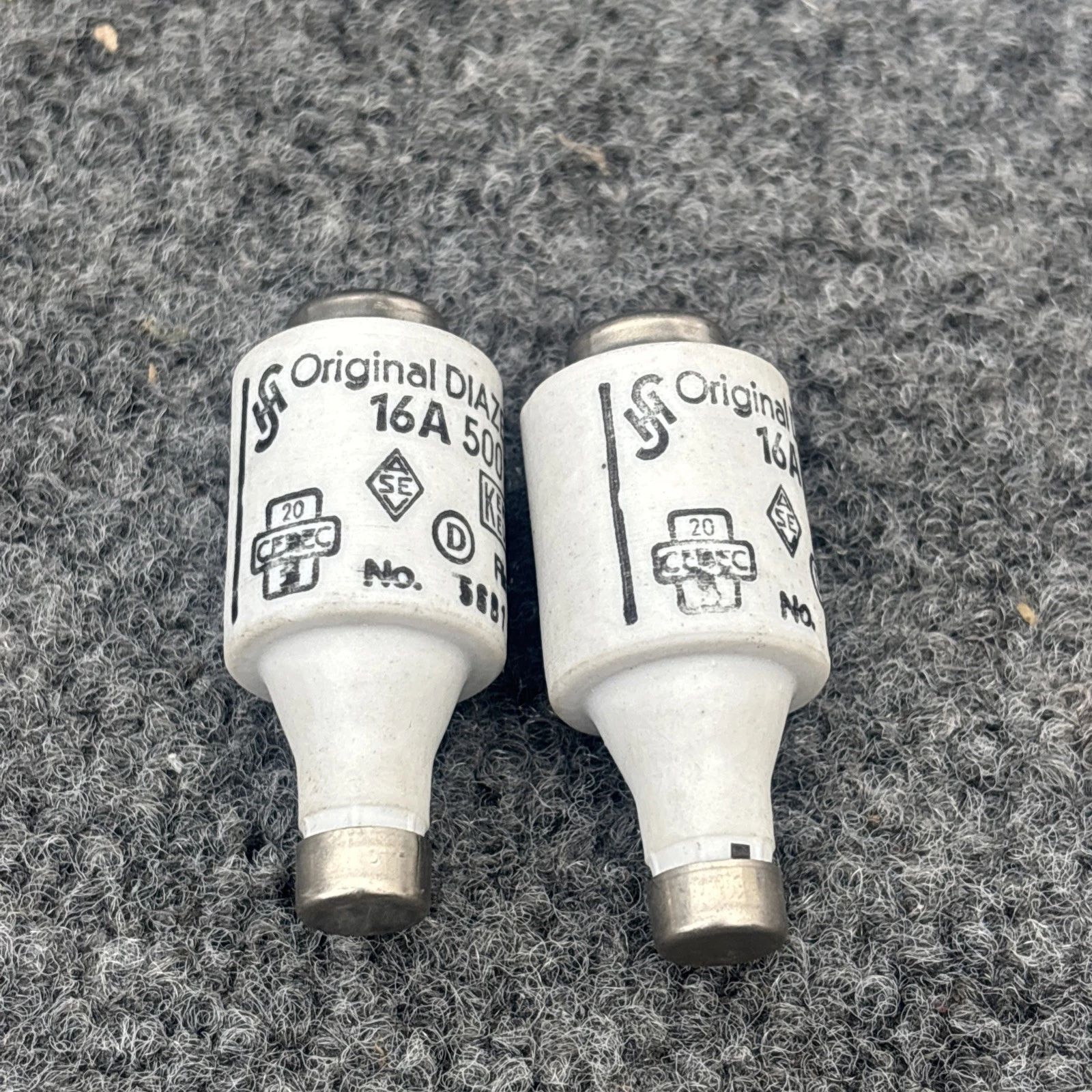 New | in-Stock Siemens 5SB16 Fuses California US | Davliegogo LLC #1708043
