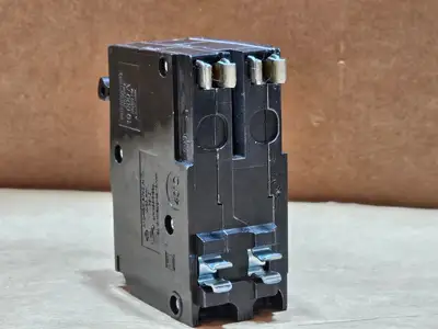 USED SQUARE D QO2125