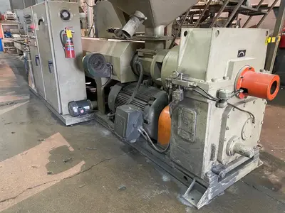 6″ NRM 30:1 Vented – Air Cooled – 400 HP Extruder