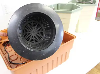 Hydroponics Growing Systems Lot With 2 Air Pumps & Pots (see pictures)