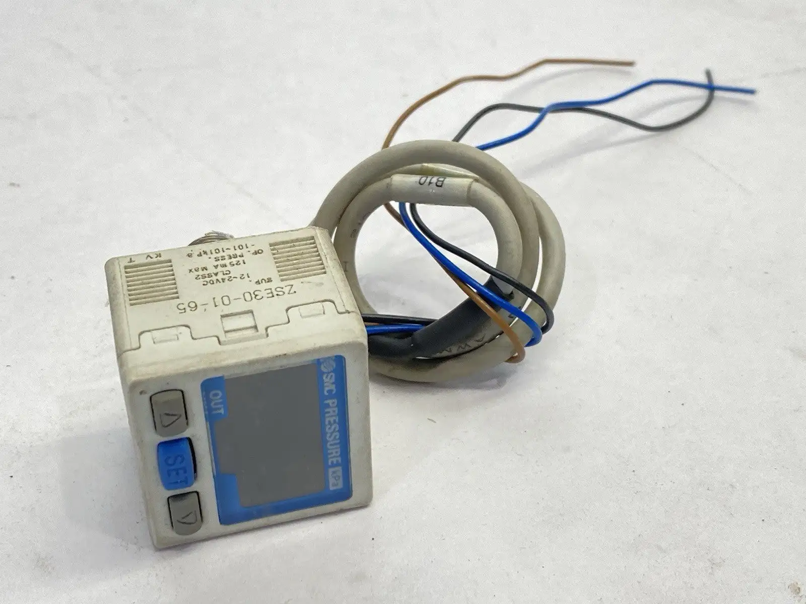 USED SMC DIGITAL VACUUM PRESSURE SWITCH 12-24VDC