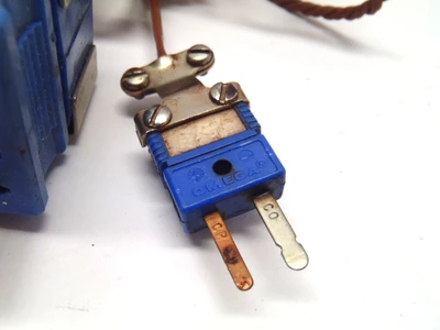 DTC-U-M-ROHS,SMPW-K-M | Omega DTC-U-M-ROHS 4-Prong Dual Circuit Standard Size Thermocouple Connectors - Used