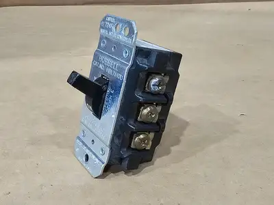 Used HUBBELL HBL7810D Switchgears British Columbia CA | Lenmark #1438473