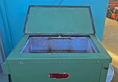 ULTRAMATIC 3 CUBIC FOOT VIBRATORY FINISHER, PORTABURR3