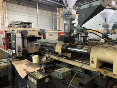 USED 2000 MILACRON,  CINCINNATI MILACRON MT225-15