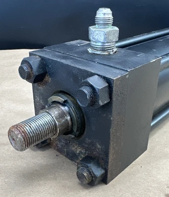 Used Parker 02.50 H2HU14 14.000 Cylinders Indiana US | J&J Industrial Supply #1333485