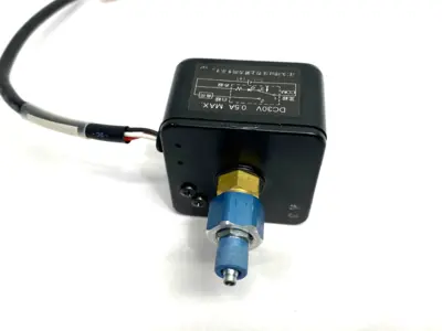 USED KOGANEI PRESSURE GAUGE W/ BUILT-IN SWITCH 0.1~0.83MPA