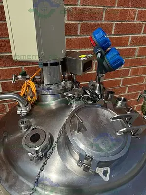 USED PRECISION 250 LITER STAINLESS STEEL JACKETED REACTOR 45 PSI W/ LIGHTNIN MIXER.