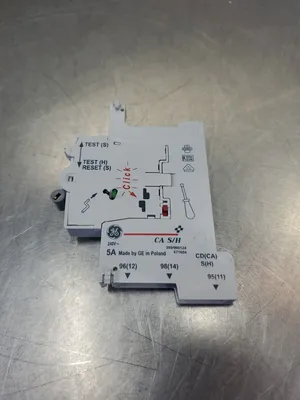 GE CA S/H 399/900124 671604 AUXILIARY CONTACT 240V 5 AMP 5A. 4A-3