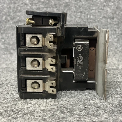 Used GE CR353EE3BAOEF PLC Contactors California US | Davliegogo LLC #1708539