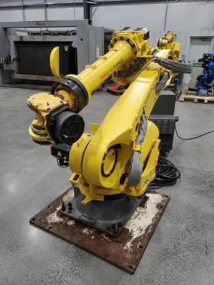 USED 2015 FANUC R-2000IC/210F