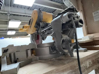 Used _UNKNOWN_ _UNKNOWN_ Double Miter Saws Georgia US | Auction Management Corporation #1548657