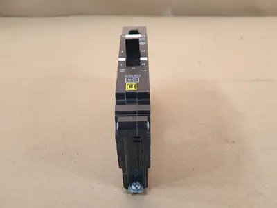 USED SQUARE D EDB16015